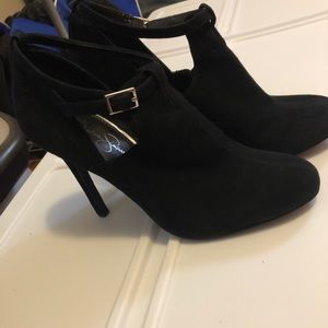 Jessica Simpson black booties
